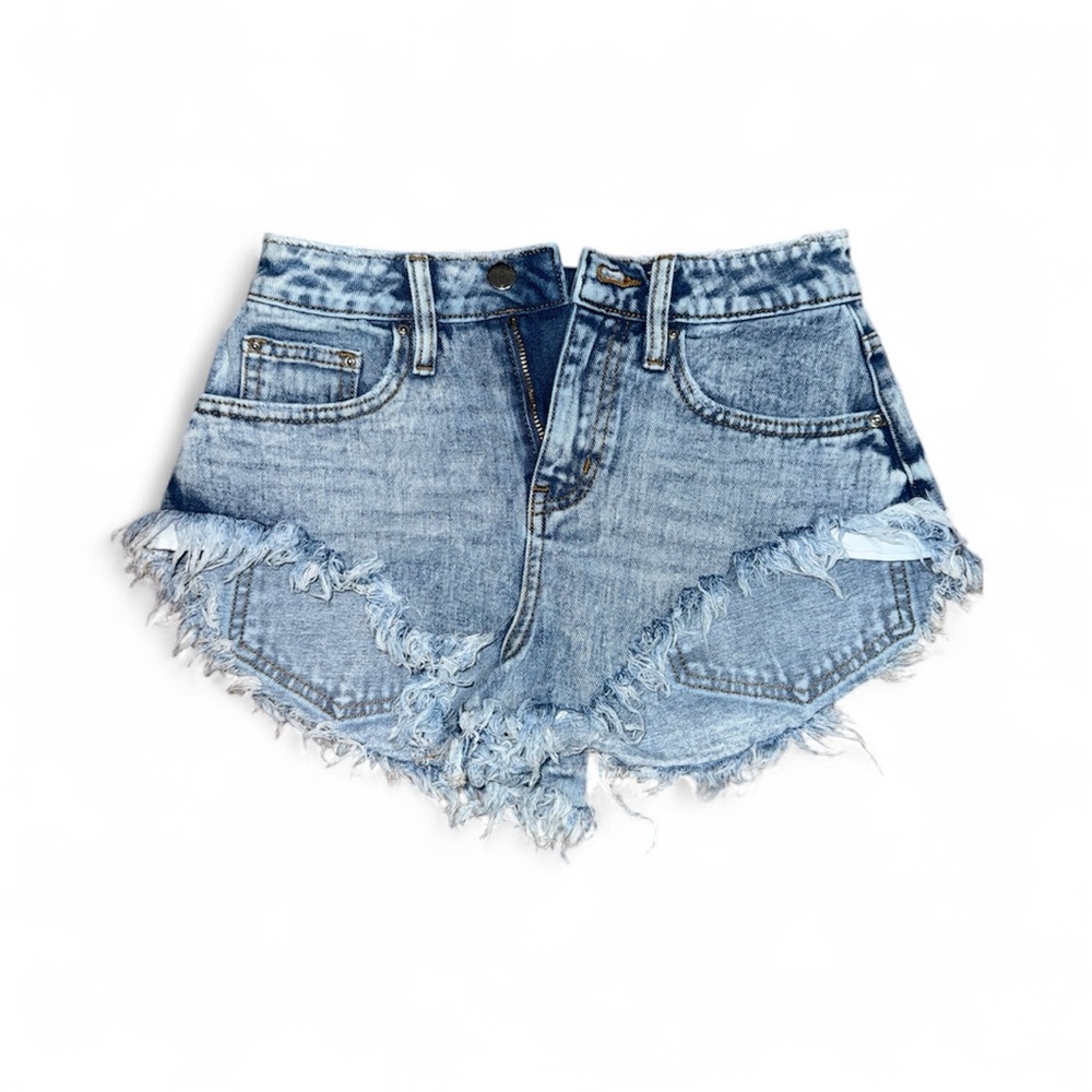 Jean booty shorts